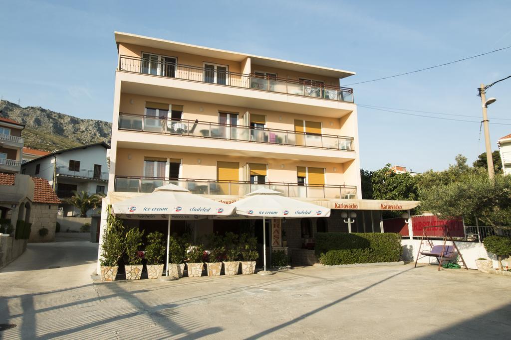 Apartments Croatia Omiš Esterno foto